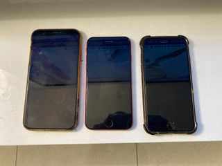 Lote 3 iPhones (Negros y Rojo