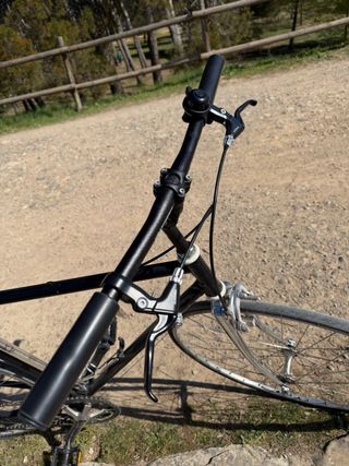 Bicicleta de carretera adaptada con manillar recto