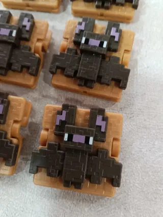 Minecraft Kinder Joy Figuras y Murciélagos