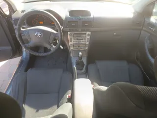 Toyota Avensis PEGATINA B