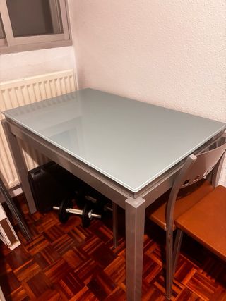 Mesa comedor cristal y metal moderna