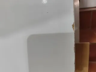 Mesa de escritorio blanca de madera