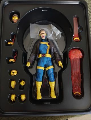 Cyclops Mezco One:12 Marvel