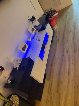 Mueble TV moderno blanco y negro