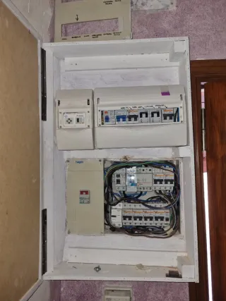 Instalaciones eléctricas y fontanería