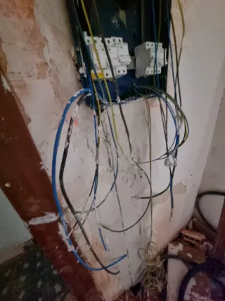 Instalaciones eléctricas y fontanería