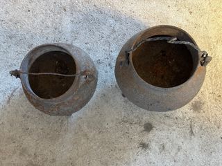 2 Calderos de Hierro Antiguos vintage