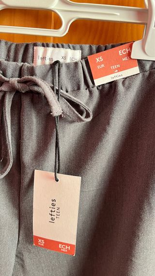 Pantalón gris ancho