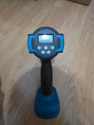 Pistola de calor Makita con accesorios