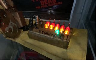Guante Freddy Krueger “Power Glove”