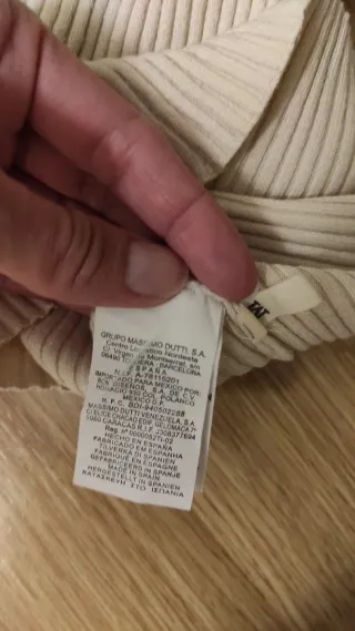 Camiseta- top de atar al cuello. Massimo Dutti