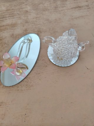 SET DI FIGURE IN RESINA + CESTINO IN METALLO