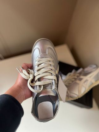 Onitsuka Tiger Mexico 66 Talla 39 Plata/Crema