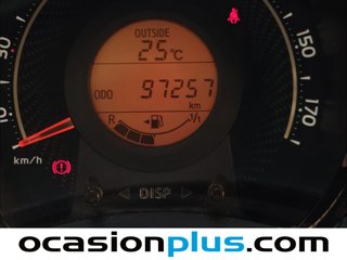 Toyota Aygo 1.0 70 x-play 53 kW (72 CV)