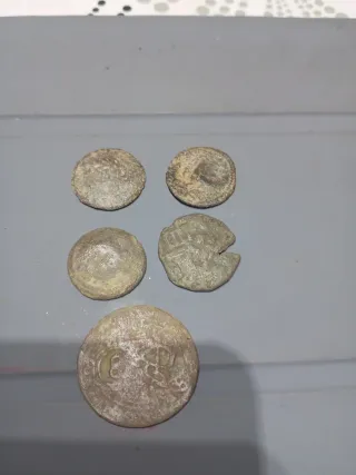 Lote 5 monedas antiguas reselladas