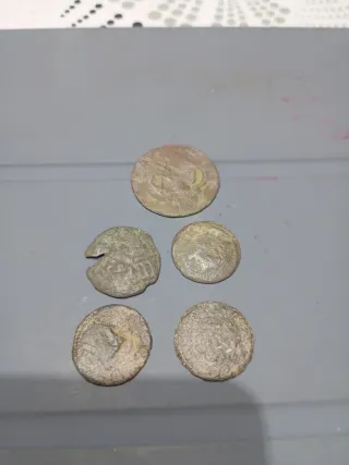 Lote 5 monedas antiguas reselladas