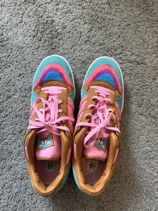 Adidas Forum Low x Los Simpsons Living Room