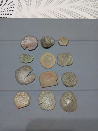 Lote monedas antiguas y resellos