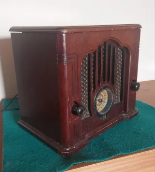 Antigua Radio Casete Player - GE - 1990C.