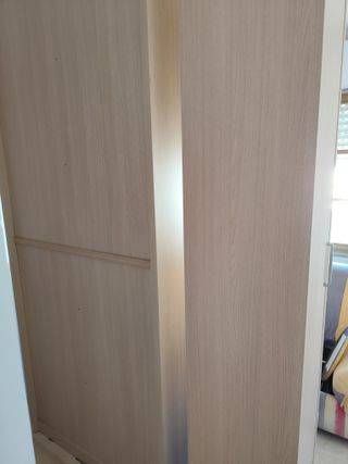 Armario modular beige y morado