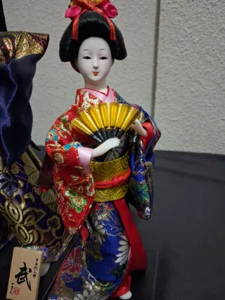 Coppia di bambole tradizionali giapponesi