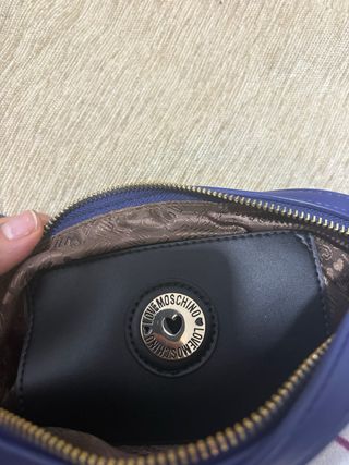 Bolso bandolera Love Moschino azul y rojo
