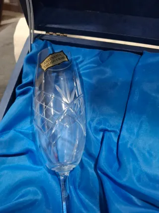 Estuche 2 Copas Cava Cristal Tallado.