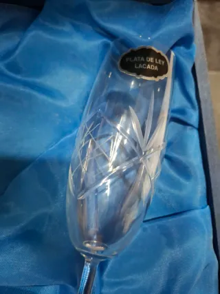 Estuche 2 Copas Cava Cristal Tallado.