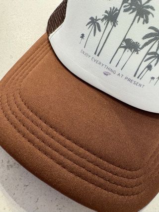 Gorra Trucker Palmeras Enjoy Everything