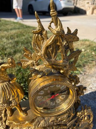 Reloj de sobremesa antiguo de bronce
