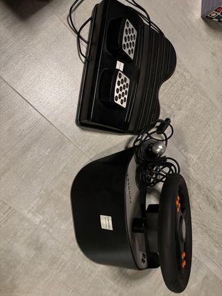 Volante Fanatec Play 1 con pedales