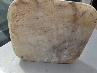 Escultura anciana comprando