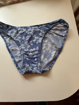 Bikini azul floral talla 40