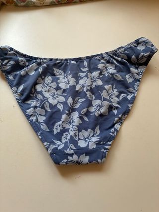 Bikini azul floral talla 40