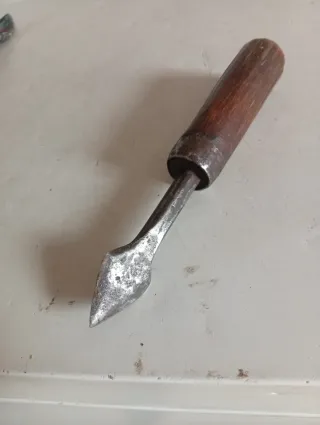 Antiguo Utensilio de corte,Guardicionero