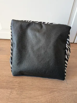 Magnesera Boulder Cebra