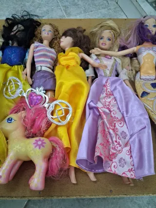 Lote de muñecas .