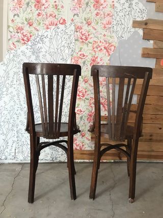 Sillas de madera estilo retro