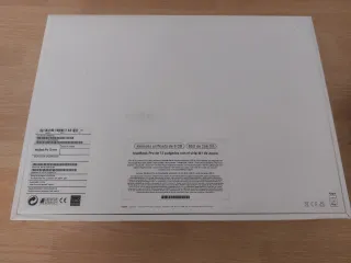 Caja vacía Apple MacBook Pro M1 A2338