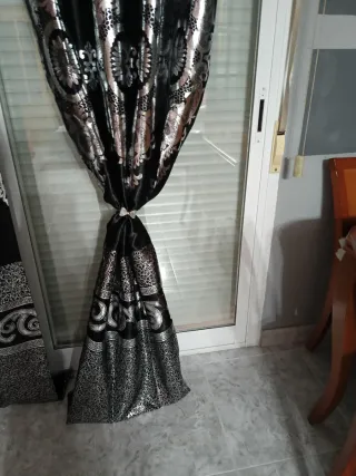Cortinas salón/dormitorio negro y plata