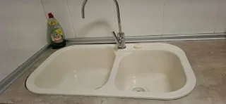 Lavando in resina bianco a 2 vasche con rubinetto