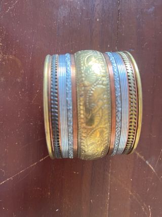 Lote de 5 accesorios:relojes, pulseras y pendiente