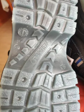 Botes mitja canya de seguretat