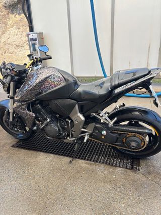 Honda CB1000R - Moto Deportiva