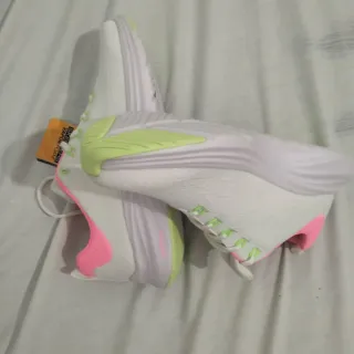 Zapatillas Skechers Vapor Foam Blancas y Rosas