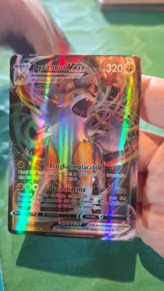 Carta Pokémon Lycanroc VMAX Artiglio Implacabile