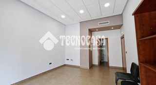 Local comercial en alquiler en Zona Hispanidad-Vivar Téllez en Vélez-Málaga
