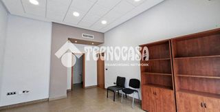 Local comercial en alquiler en Zona Hispanidad-Vivar Téllez en Vélez-Málaga