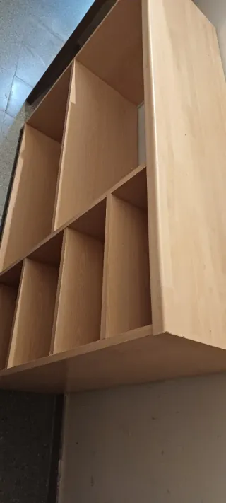 Barra bar casa.  Estantería modular madera clara