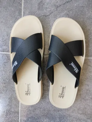Zapatillas de playa Sunway beige y negras